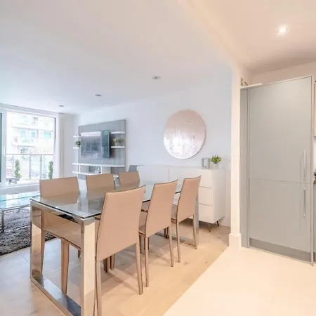 Central 2Bd Flat W River View Balcony - Vauxhall! London Exterior photo