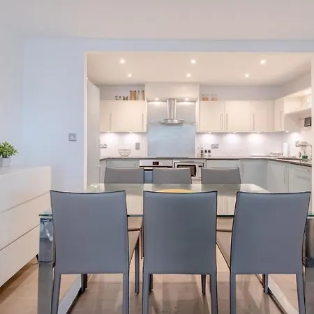 Central 2Bd Flat W River View Balcony - Vauxhall! London Exterior photo